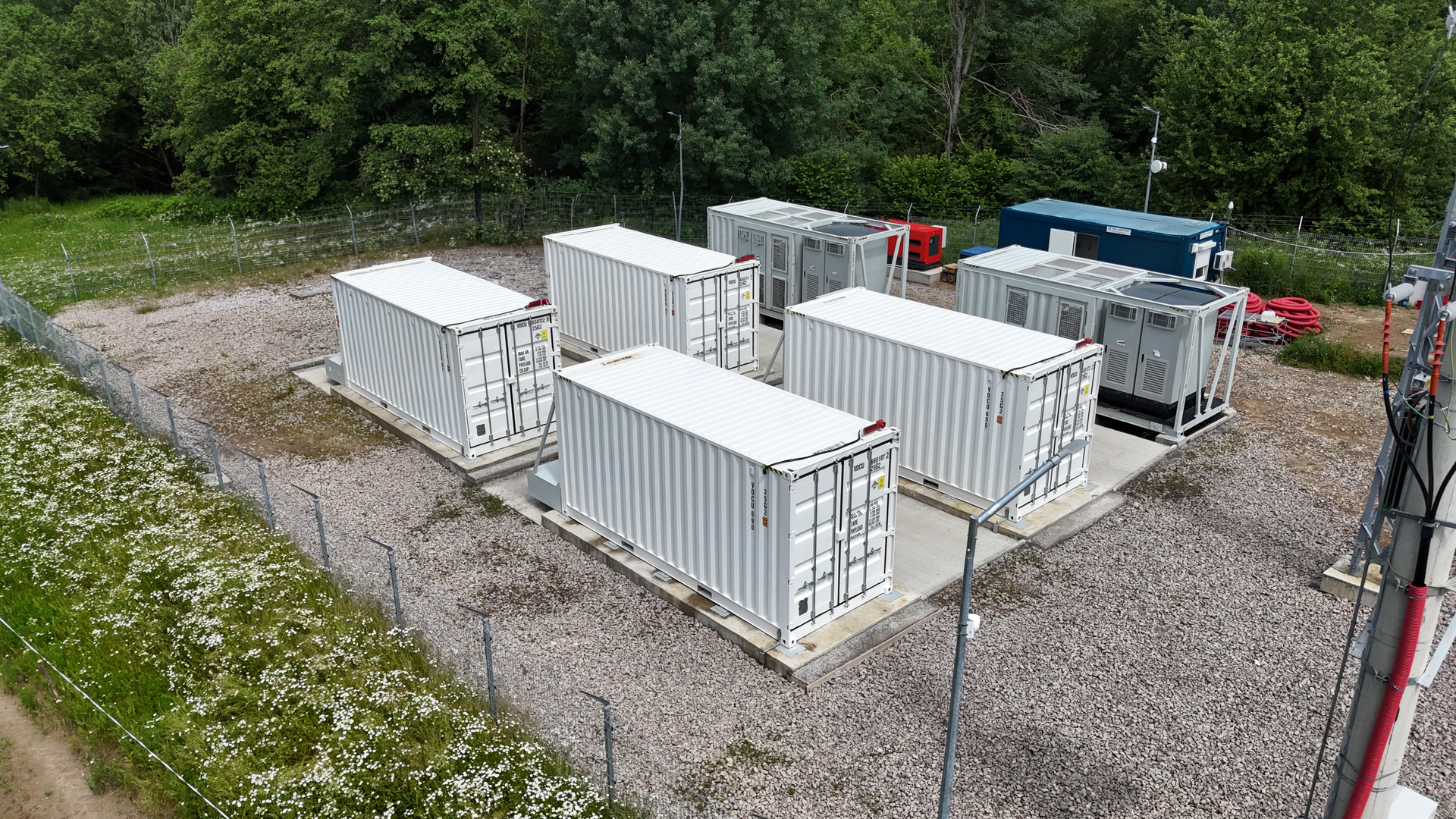 Sistem industrial de stocare a energiei BESS